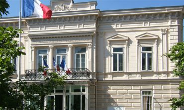 Ambasada Franţei în România urmăreşte cu atenţie ansamblul evoluţiilor legate de reforma Justiţiei şi dispune de propriile servicii de traducere
