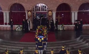 M.S. Regele Mihai I a fost înmormântat la Curtea de Argeș. Zeci de mii de români l-au condus pe ultimul drum