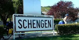 Comisarul european pentru migraţie cere din nou admiterea României şi Bulgariei în spaţiul Schengen