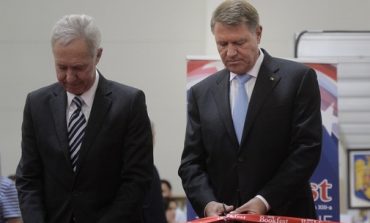 Președintele Iohannis a deschis Salonul Internaţional de Carte Bookfest alături de ambasadorul SUA, Hans Klemm