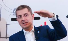 Lumeapolitică.ro: „Fosta firmă a lui Dan Barna a umplut simpatizanții USR de bani europeni”